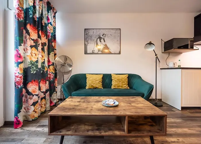 Ogrod Saski Colored By Bookinghost * وارسو