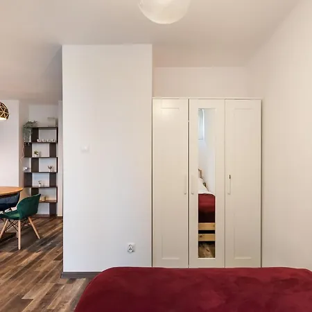 Ogrod Saski Colored Apartment Warsaw